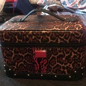 COPY - Leopard print make up